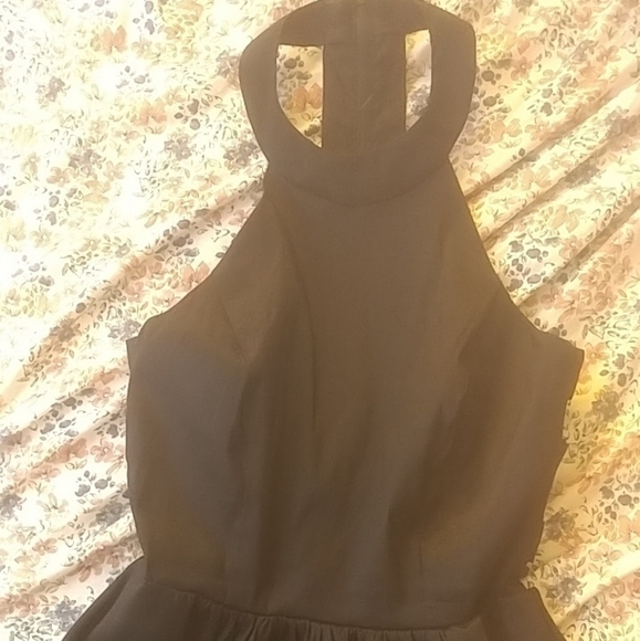 Black high-low open back halter top prom dress - Picture 3 of 5
